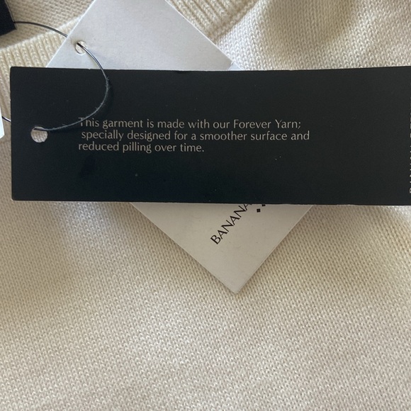 NWT Banana Republic Ivory Button Detail Sweater Forever Yarn Size Medium - Picture 8 of 10